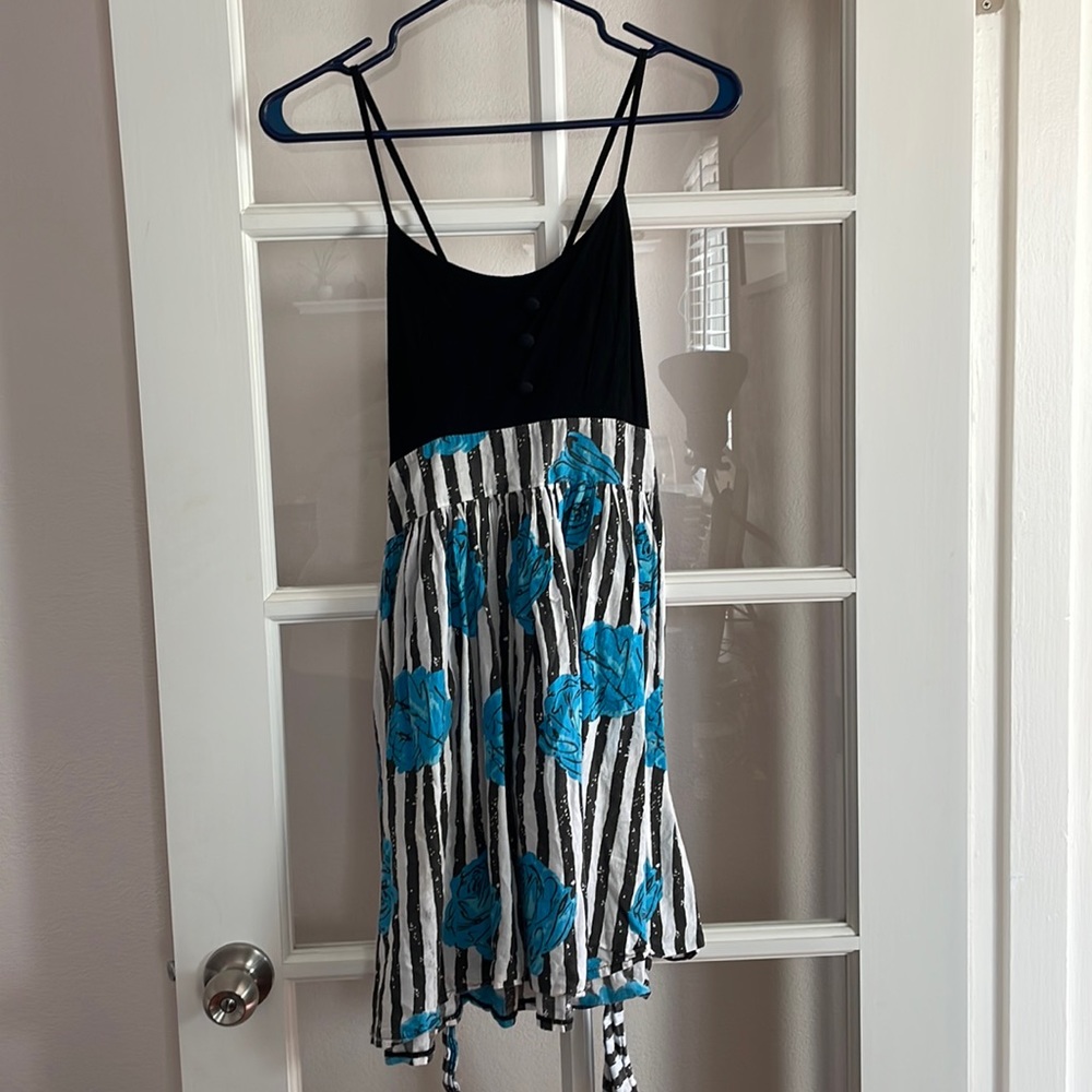 Stretchy flowy dress